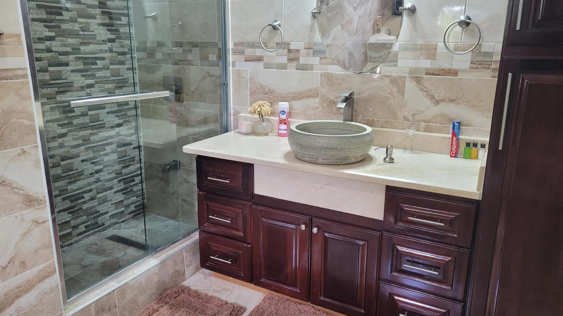 Dw Apartments With Garage And Hot Tub Mandeville Jamaica